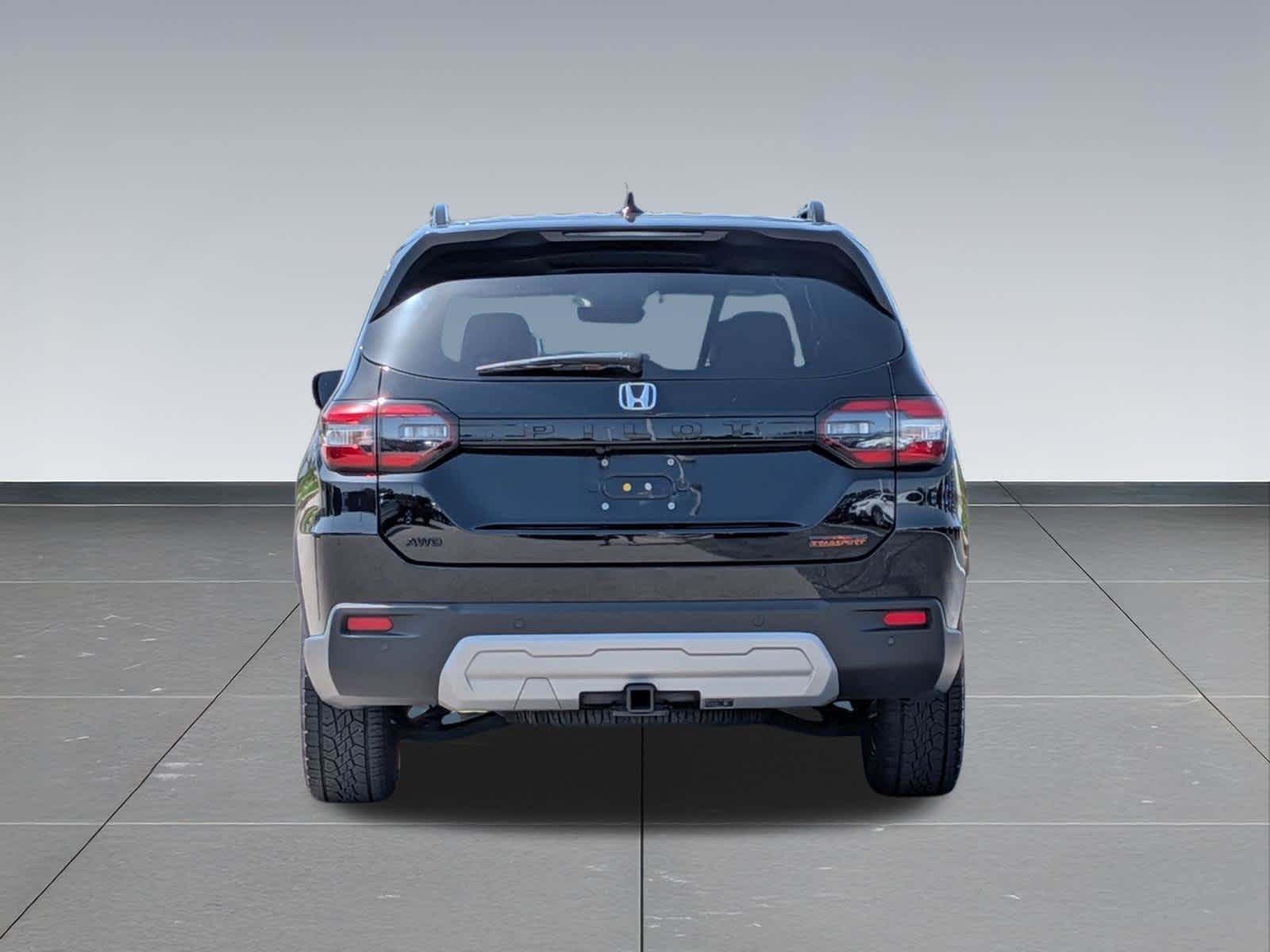 Certified 2024 Honda Pilot TrailSport image 4