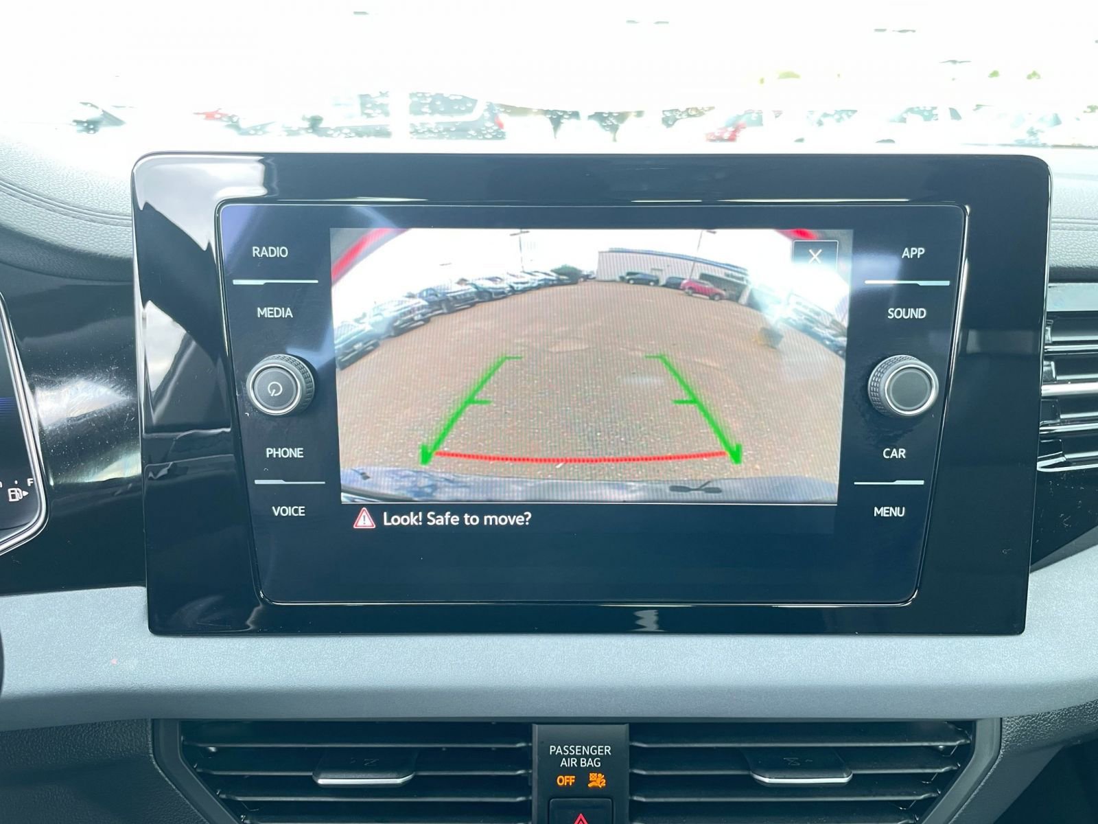 Used 2025 Volkswagen Jetta SE image 17