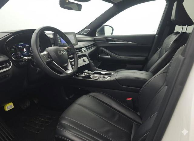 Certified 2025 INFINITI QX60 Luxe w/ Black Edition image 19