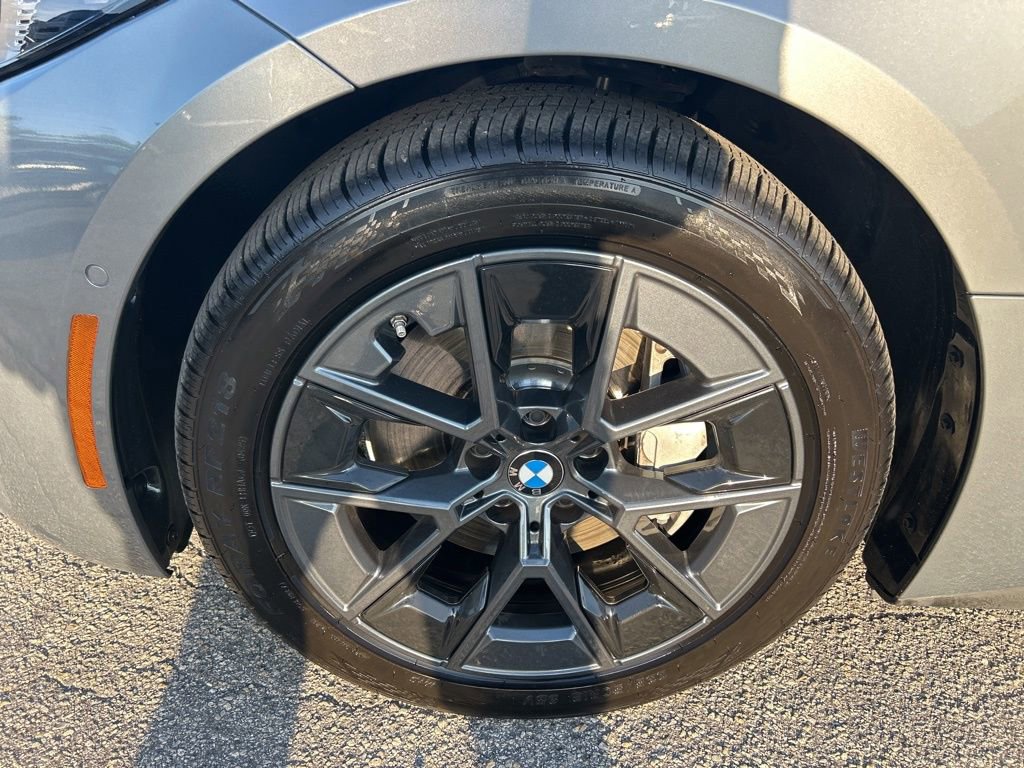 Used 2025 BMW i4 xDrive40i AWD/4WD image 19