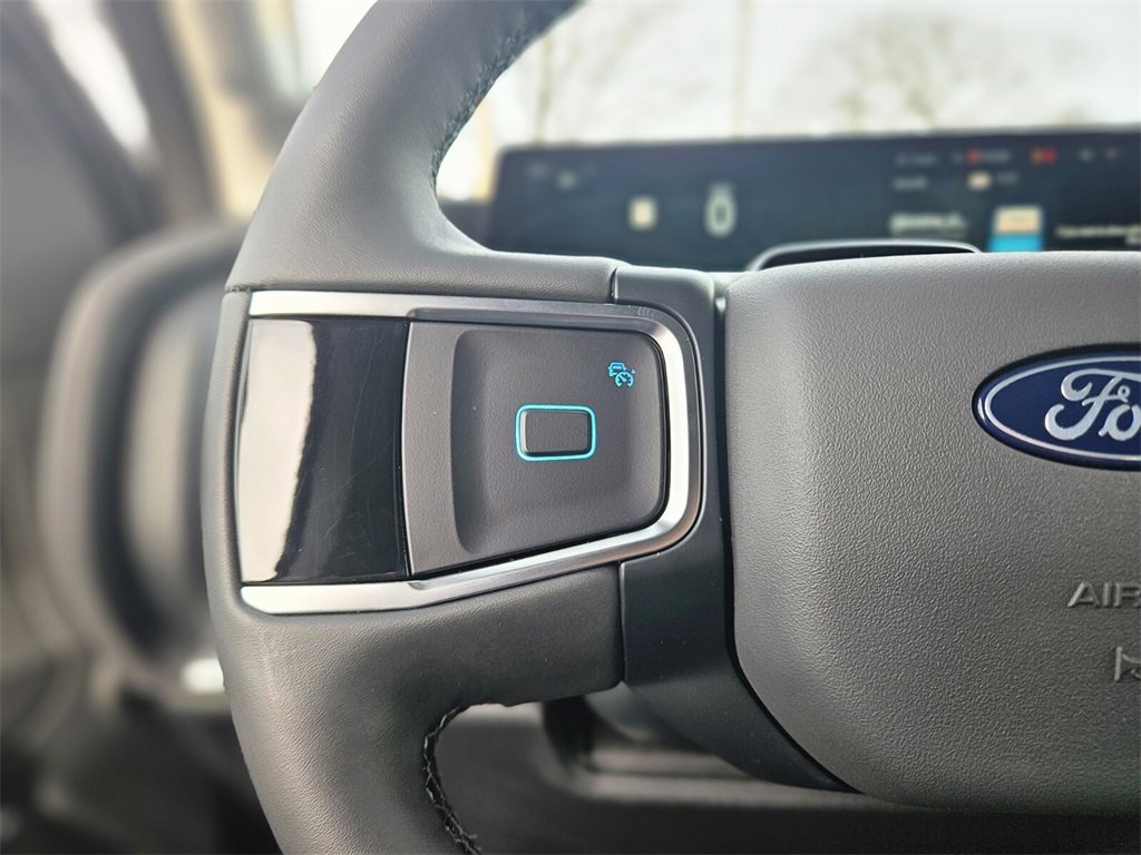 New 2026 Ford Expedition Active image 25