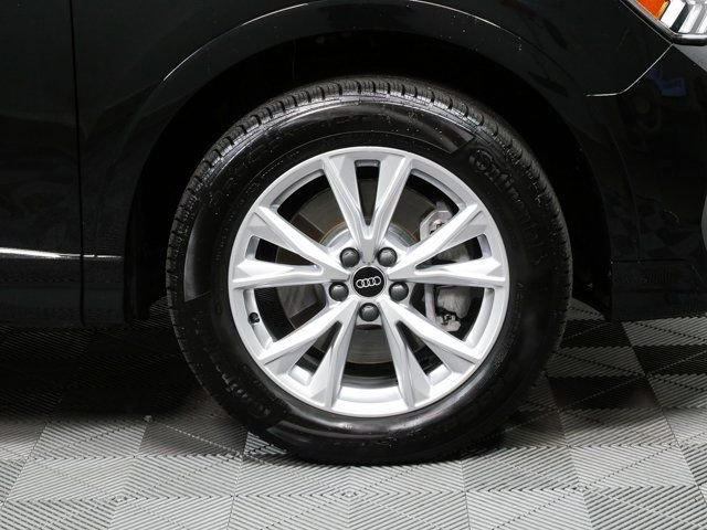 Certified 2025 Audi Q3 2.0T Premium Plus w/ Premium Plus Package AWD/4WD image 38