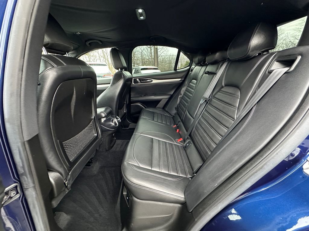 Used 2018 Alfa Romeo Stelvio Ti Sport image 21