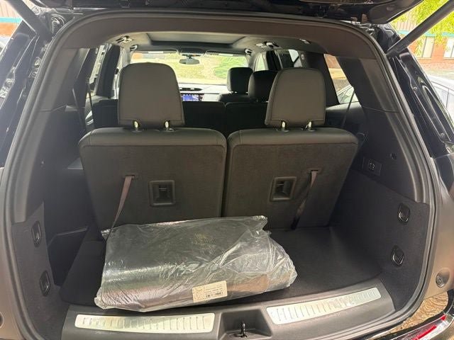 Certified 2025 Cadillac XT6 Luxury AWD/4WD image 23