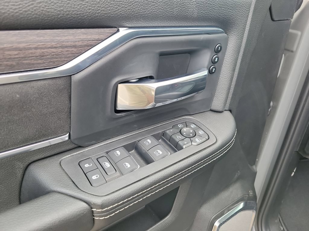 New 2026 RAM 2500 Laramie AWD/4WD image 15