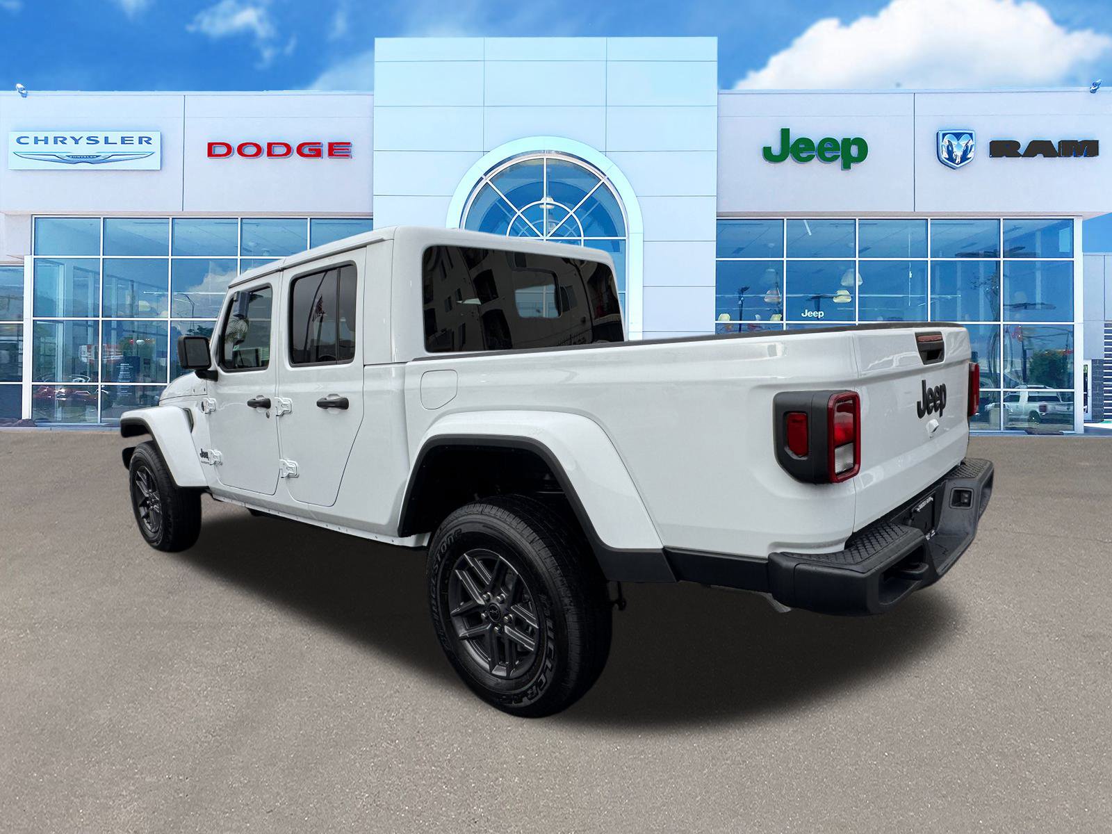 New 2025 Jeep Gladiator Sport image 6