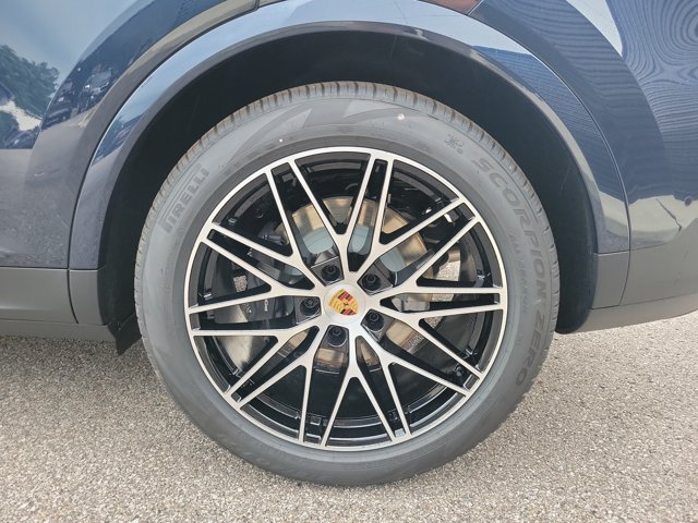 New 2026 Porsche Cayenne AWD/4WD image 13