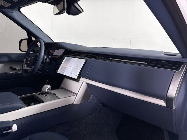 New 2026 Land Rover Range Rover SV image 31