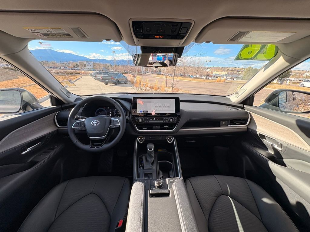 Used 2026 Toyota Grand Highlander Platinum image 12