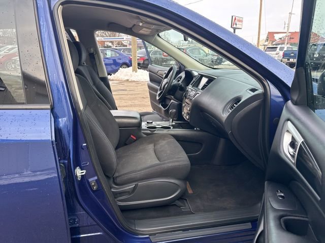 Used 2020 Nissan Pathfinder S AWD/4WD image 13