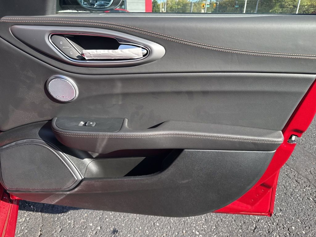 New 2025 Alfa Romeo Giulia AWD w/ Driving Assist Package image 23