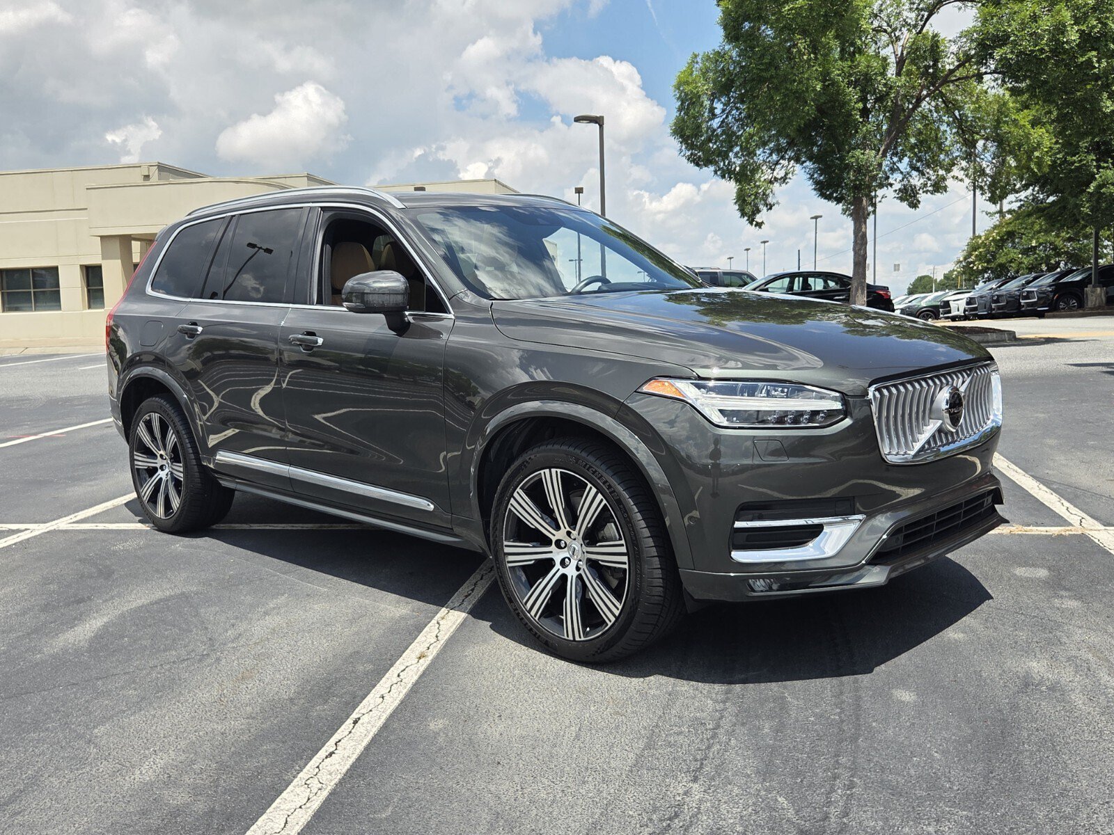 Used 2021 Volvo XC90 T6 Inscription w/ Lounge Package AWD/4WD image 4