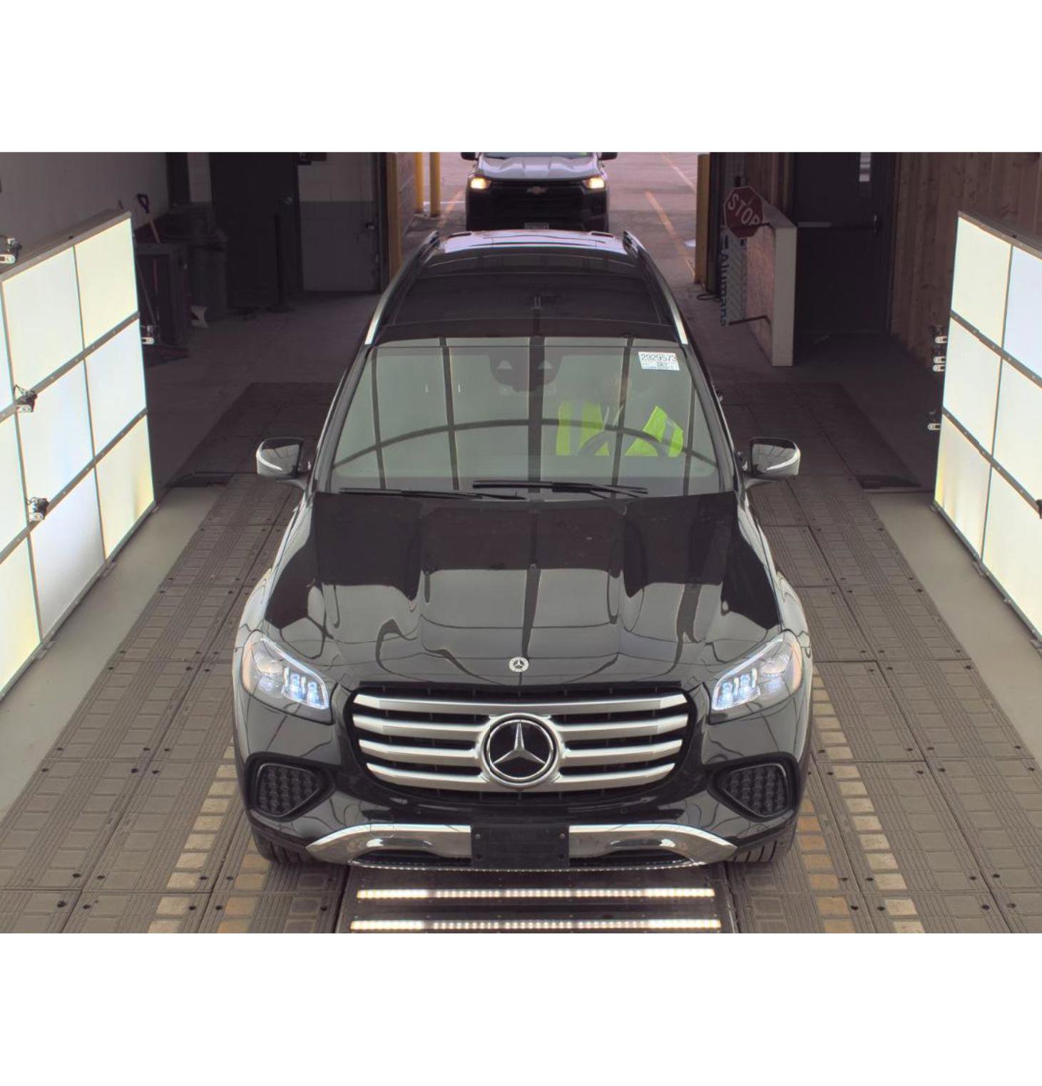Used 2025 Mercedes-Benz GLS 450 4MATIC image 33