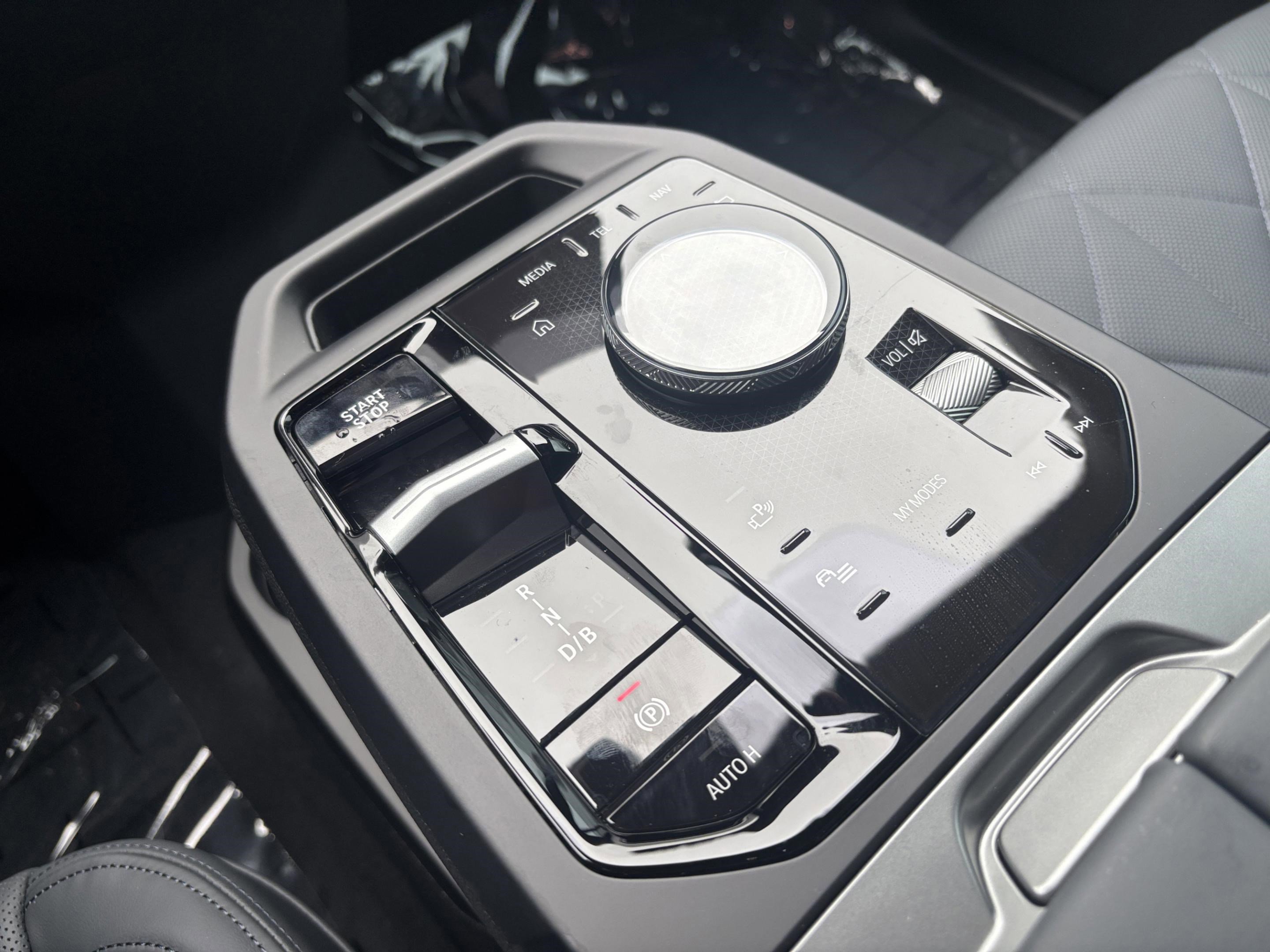 New 2026 BMW iX xDrive60 w/ M Sport Package image 13