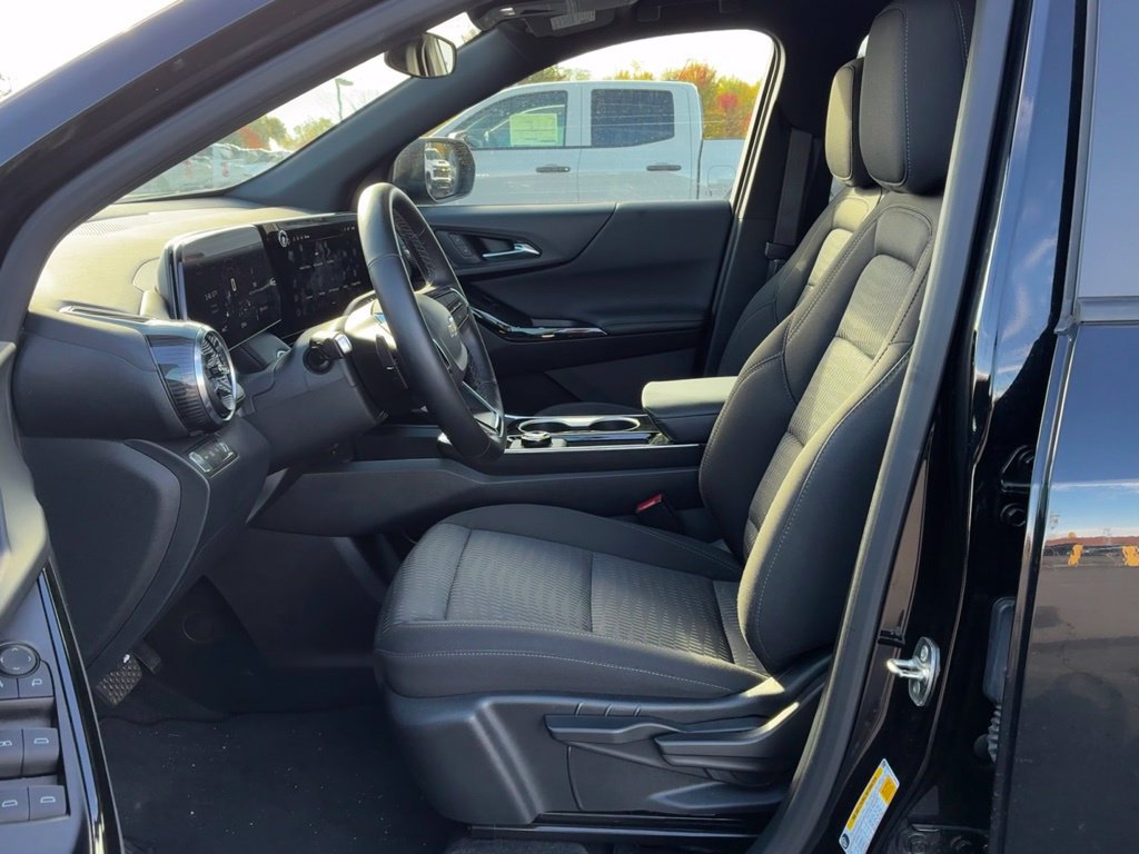 Used 2026 Chevrolet Equinox LT AWD/4WD image 7