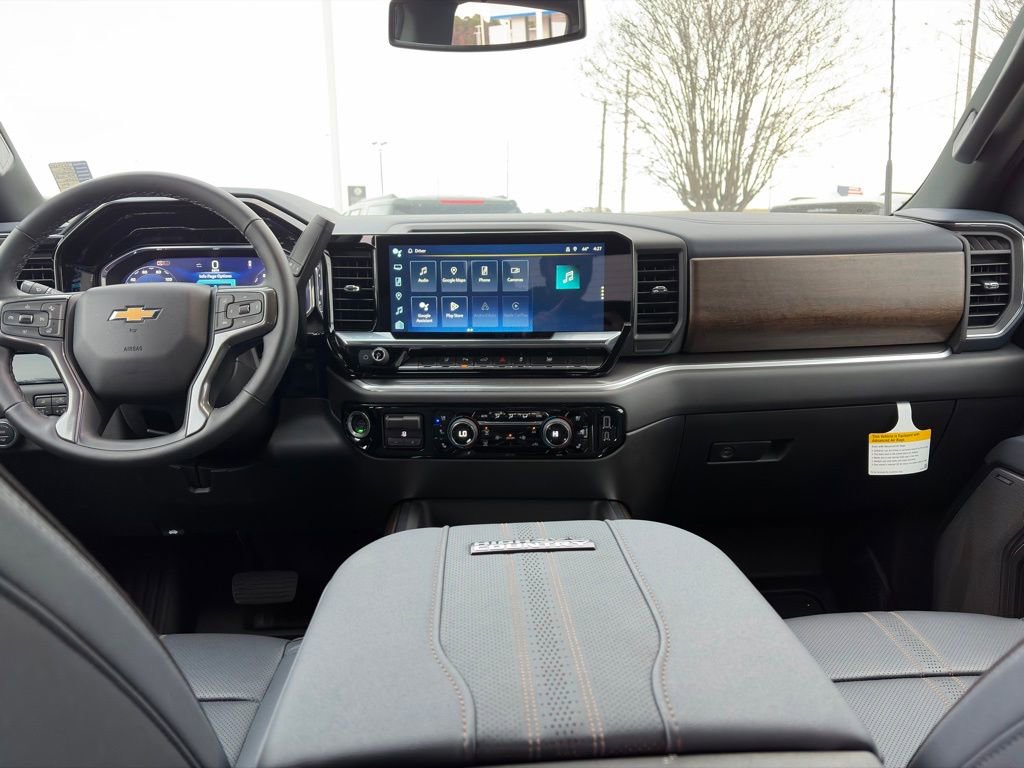 Used 2025 Chevrolet Silverado 3500 High Country AWD/4WD image 14