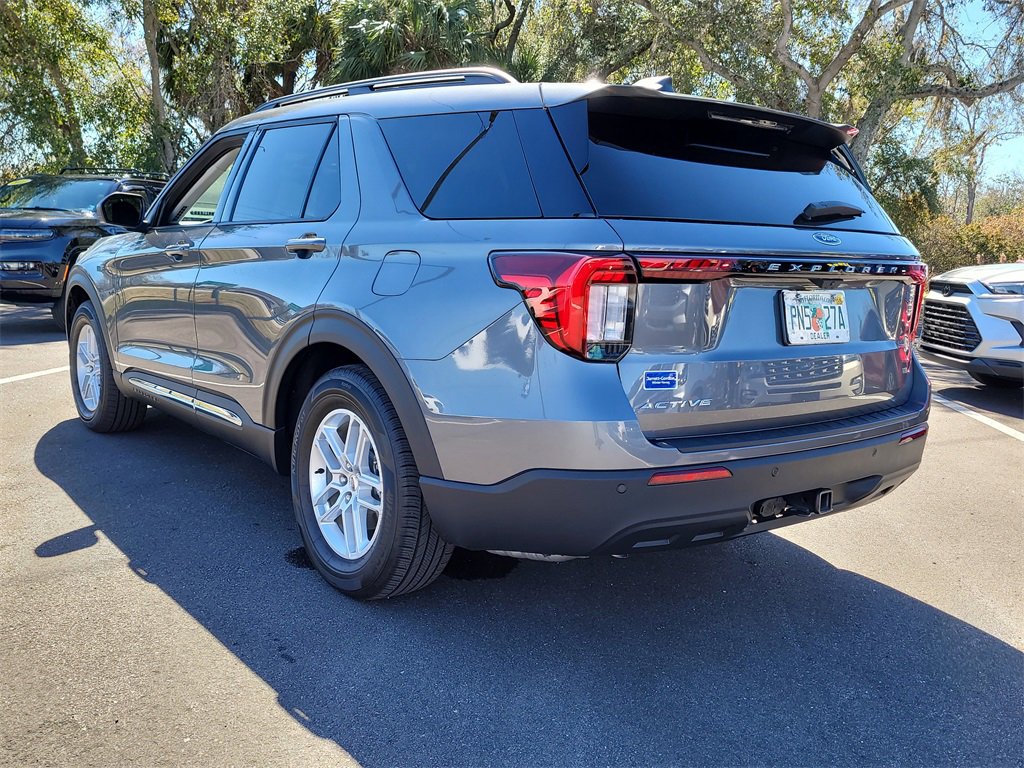 Used 2025 Ford Explorer Active image 3