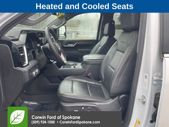 Used 2025 GMC Sierra 3500 Denali image 2