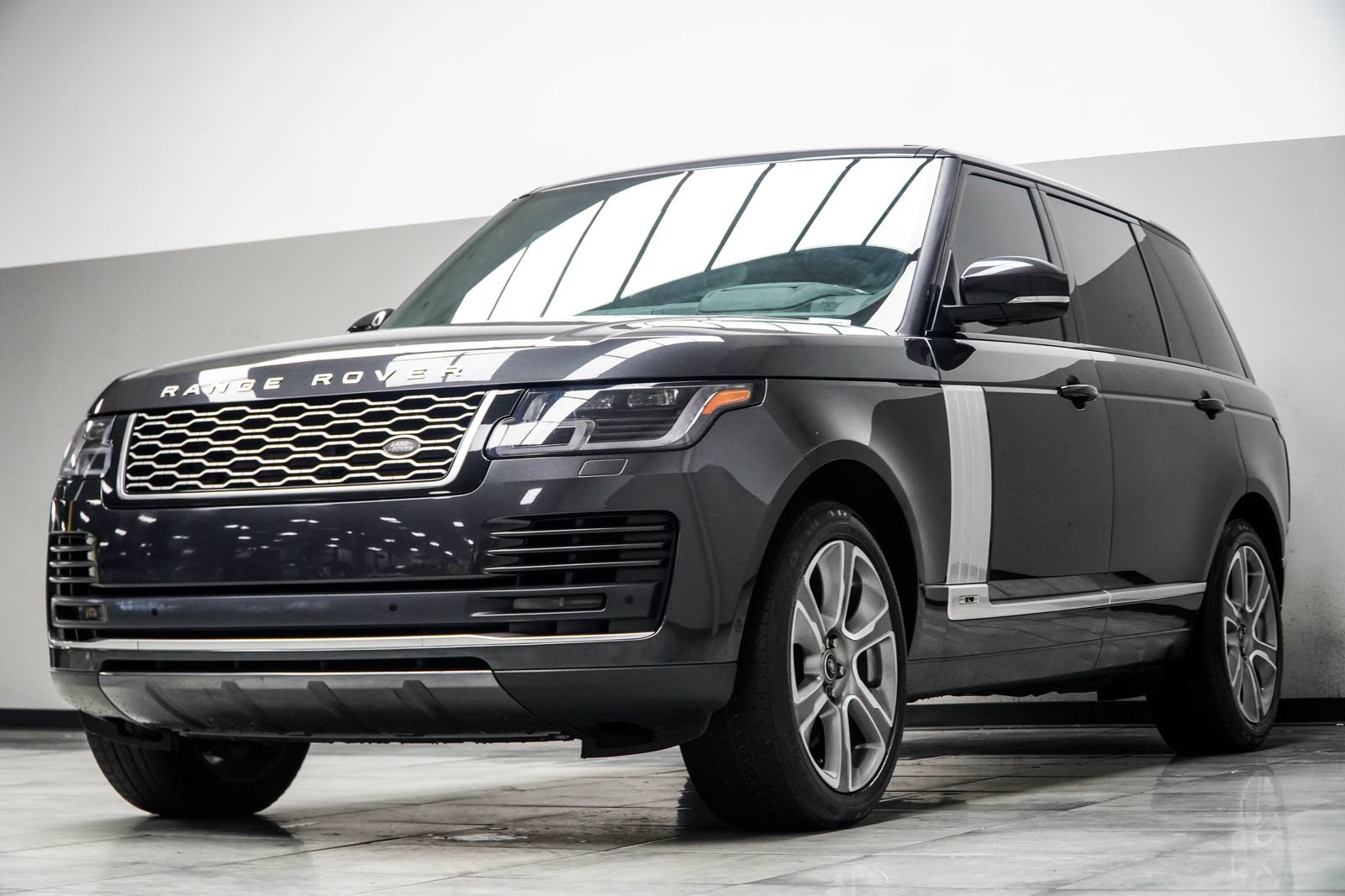 Used 2021 Land Rover Range Rover P525 Westminster Edition LWB AWD/4WD image 9