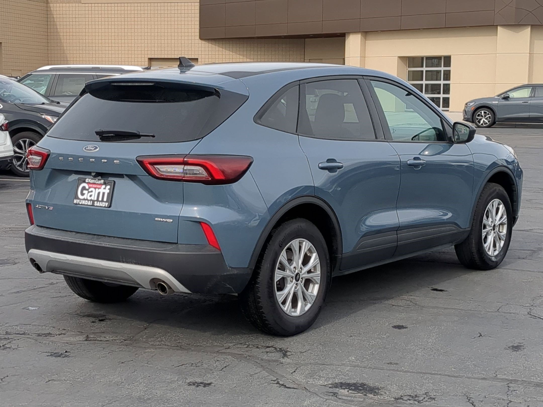 Used 2025 Ford Escape Active image 3