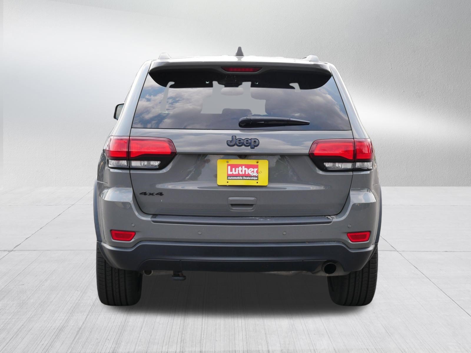 Used 2020 Jeep Grand Cherokee Laredo AWD/4WD image 6