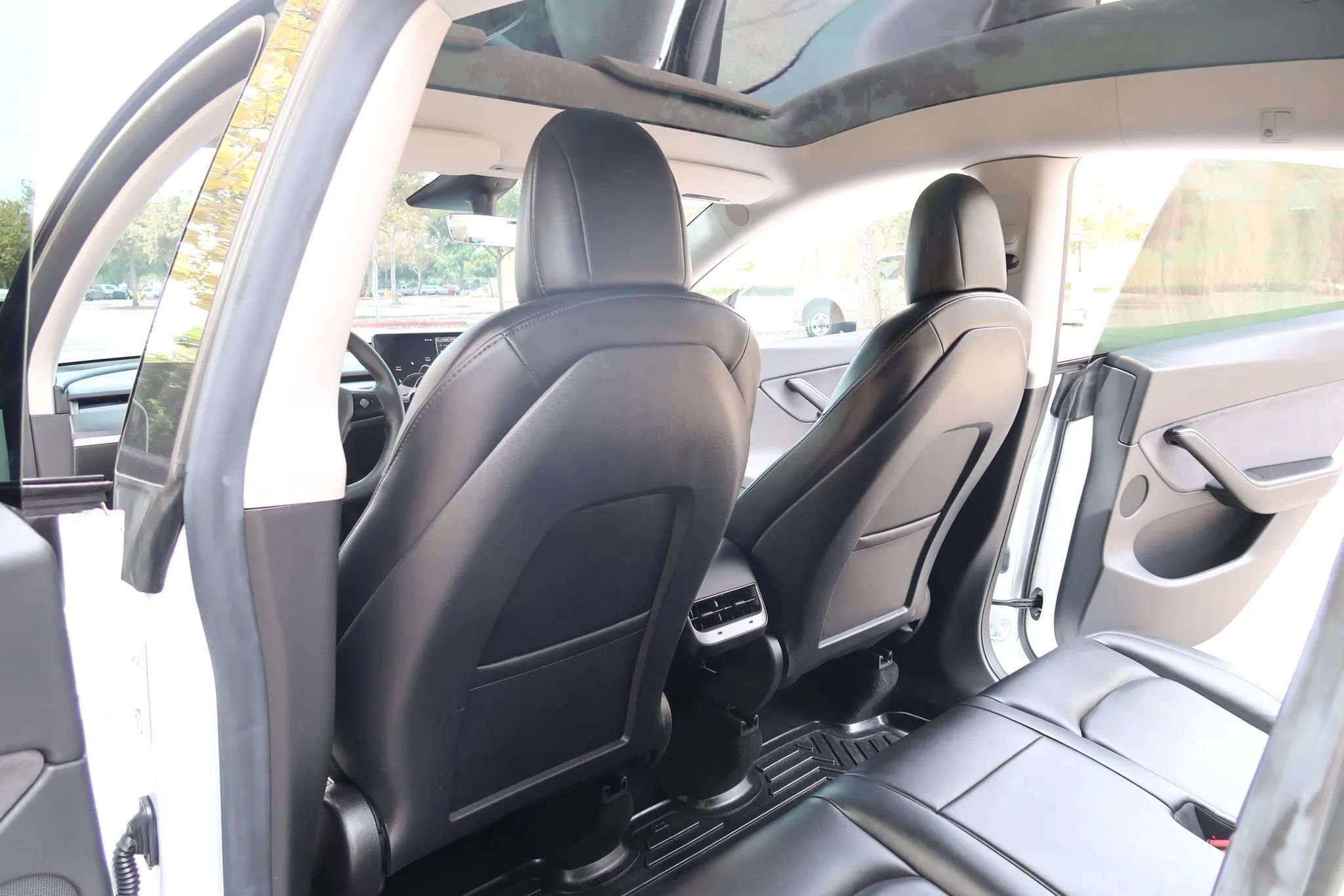 Used 2021 Tesla Model Y Performance AWD/4WD image 17