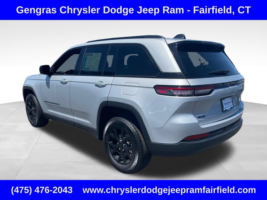 Certified 2024 Jeep Grand Cherokee Altitude AWD/4WD image 5