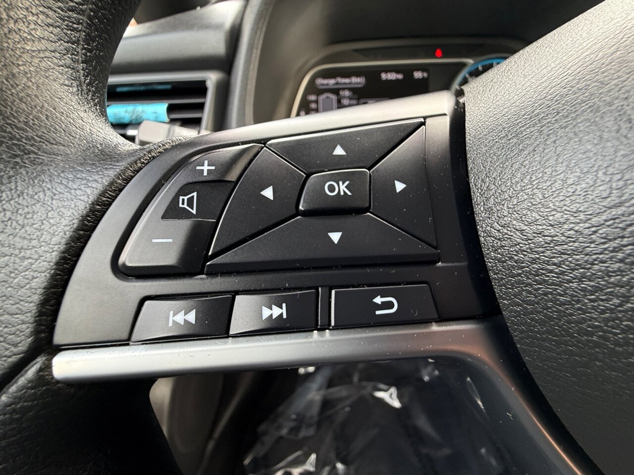 Used 2022 Nissan Leaf S image 20