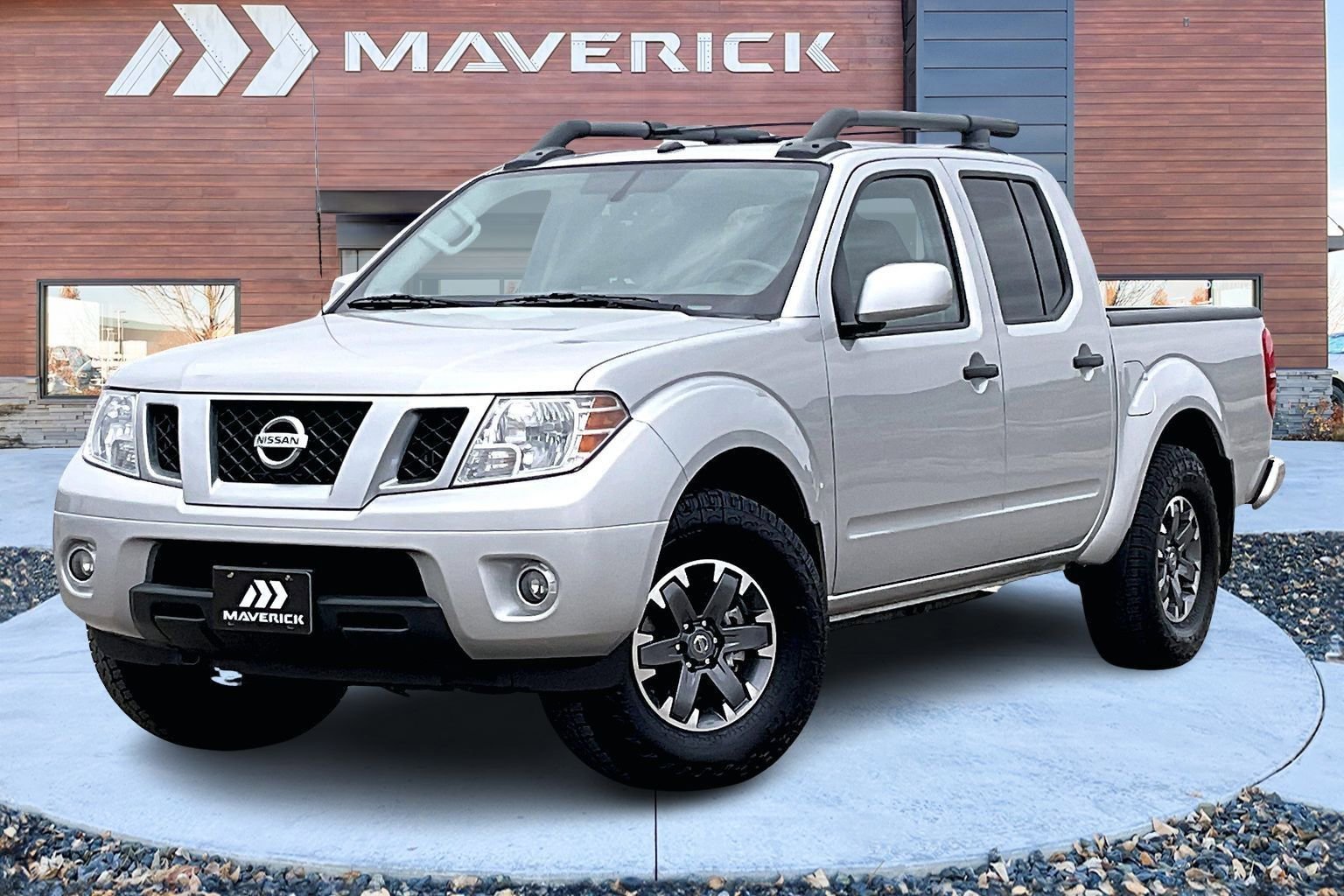 Used 2020 Nissan Frontier PRO-4X w/ Pro-4x Utility Package image 3