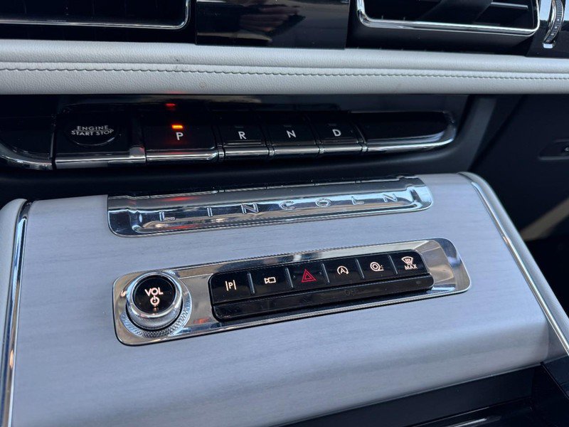 Certified 2025 Lincoln Aviator Reserve w/ Equipment Group 201A image 15