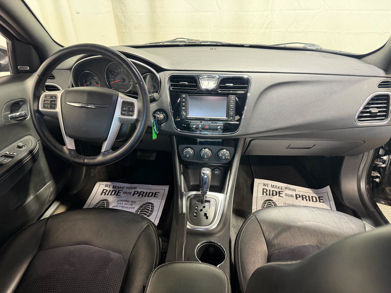 Used 2012 Chrysler 200 S FWD image 17