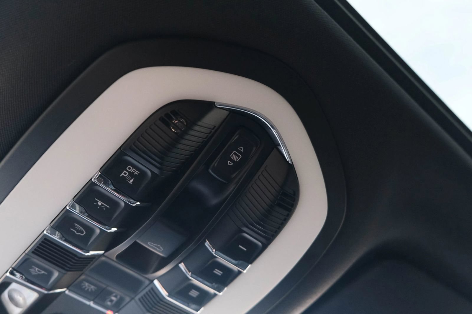 Used 2022 Porsche Macan GTS AWD/4WD image 31