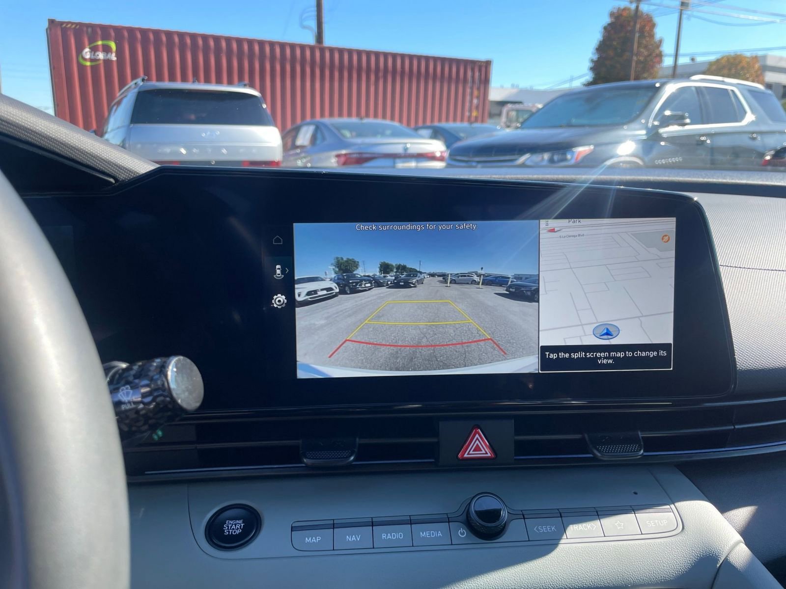 Used 2025 Hyundai Elantra Limited image 17