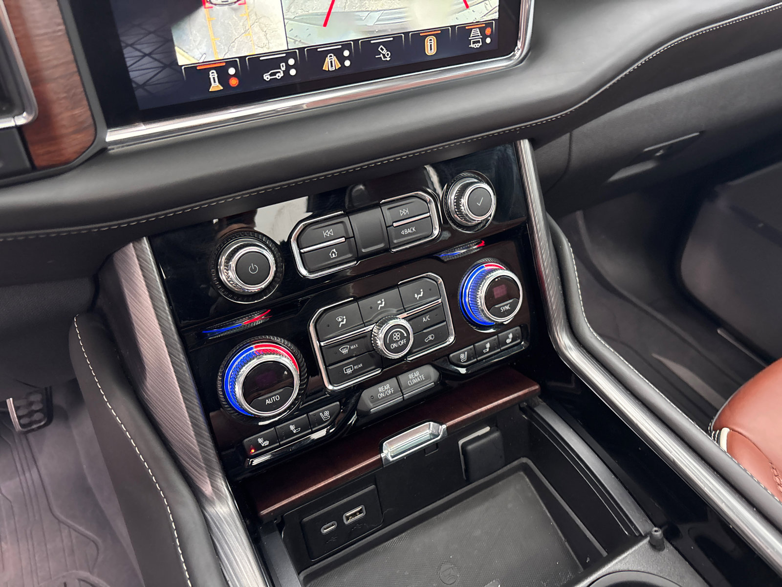 Used 2023 GMC Yukon Denali Ultimate image 21