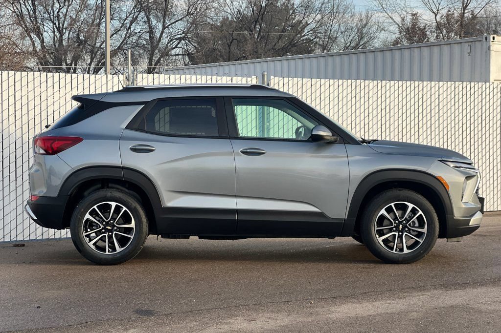 New 2026 Chevrolet TrailBlazer LT FWD image 3
