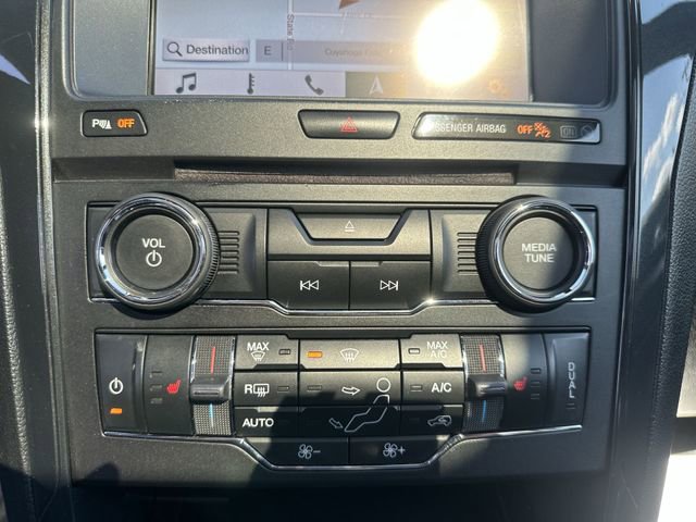 Used 2018 Ford Explorer XLT w/ Equipment Group 202A AWD/4WD image 19