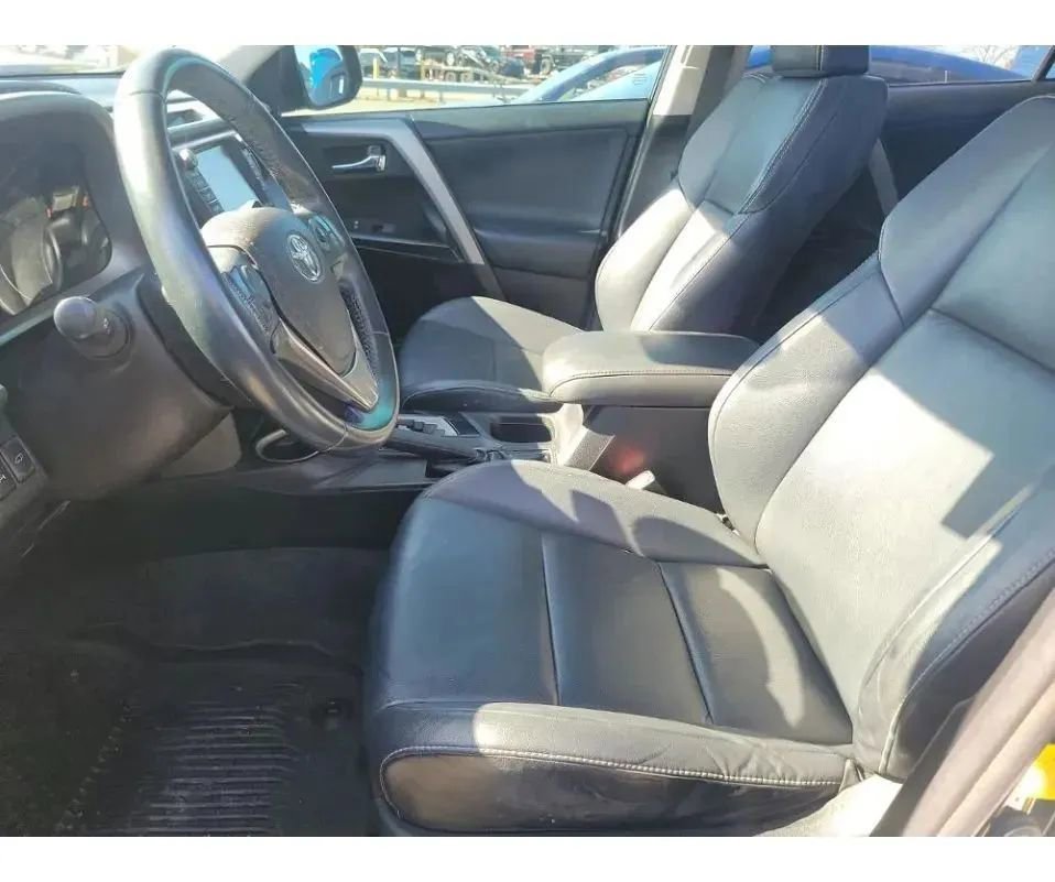 Used 2016 Toyota RAV4 Limited image 3