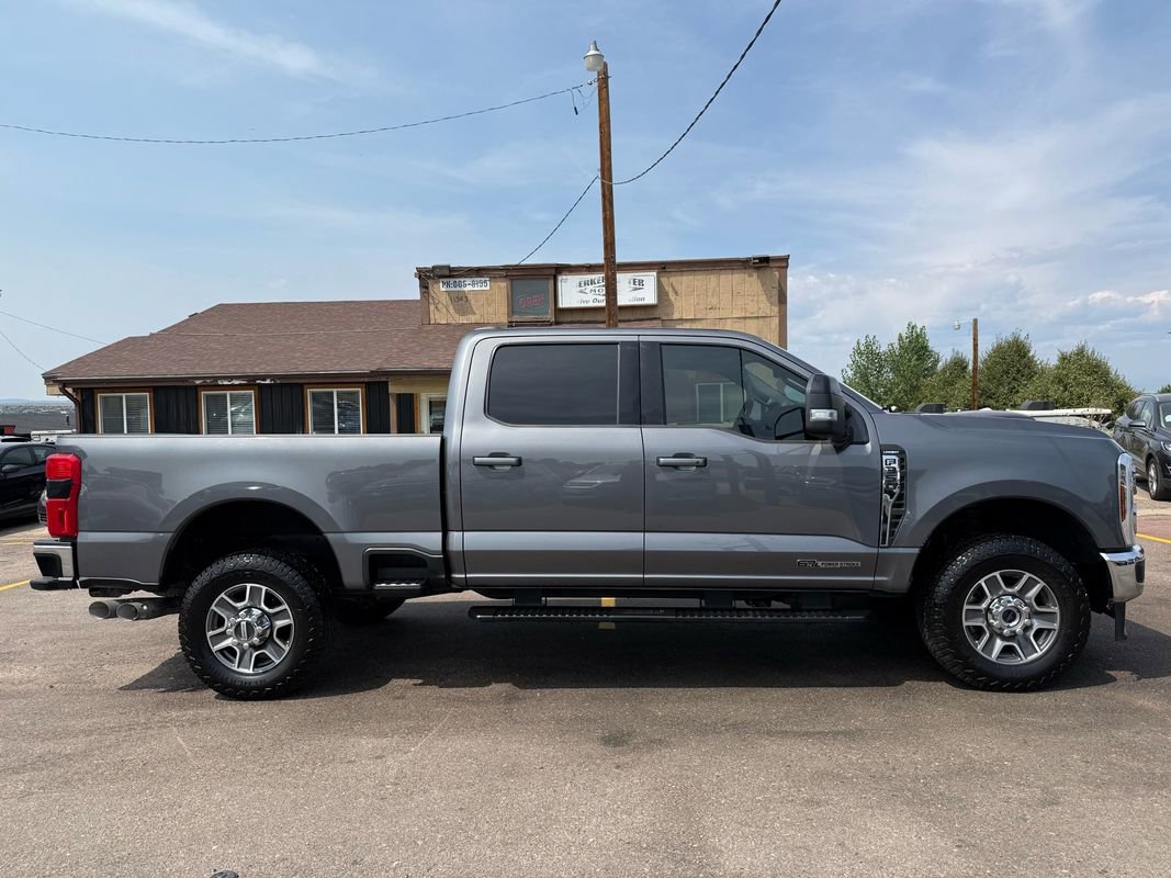 Used 2024 Ford F350 Lariat image 2