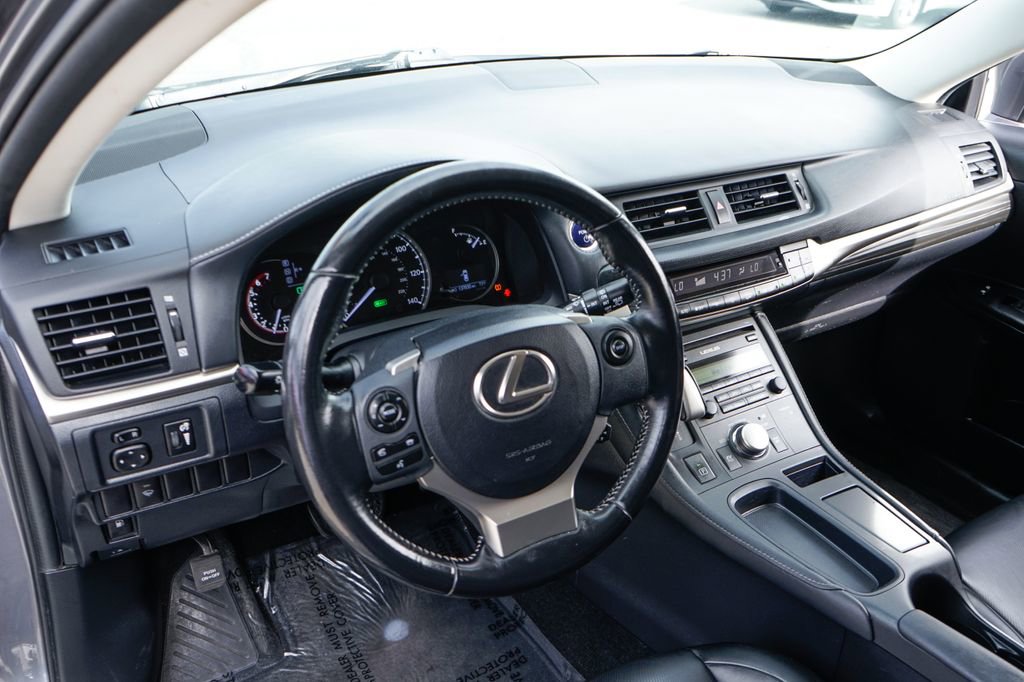 Used 2016 Lexus CT 200h w/ Accessory Package 2 FWD image 18