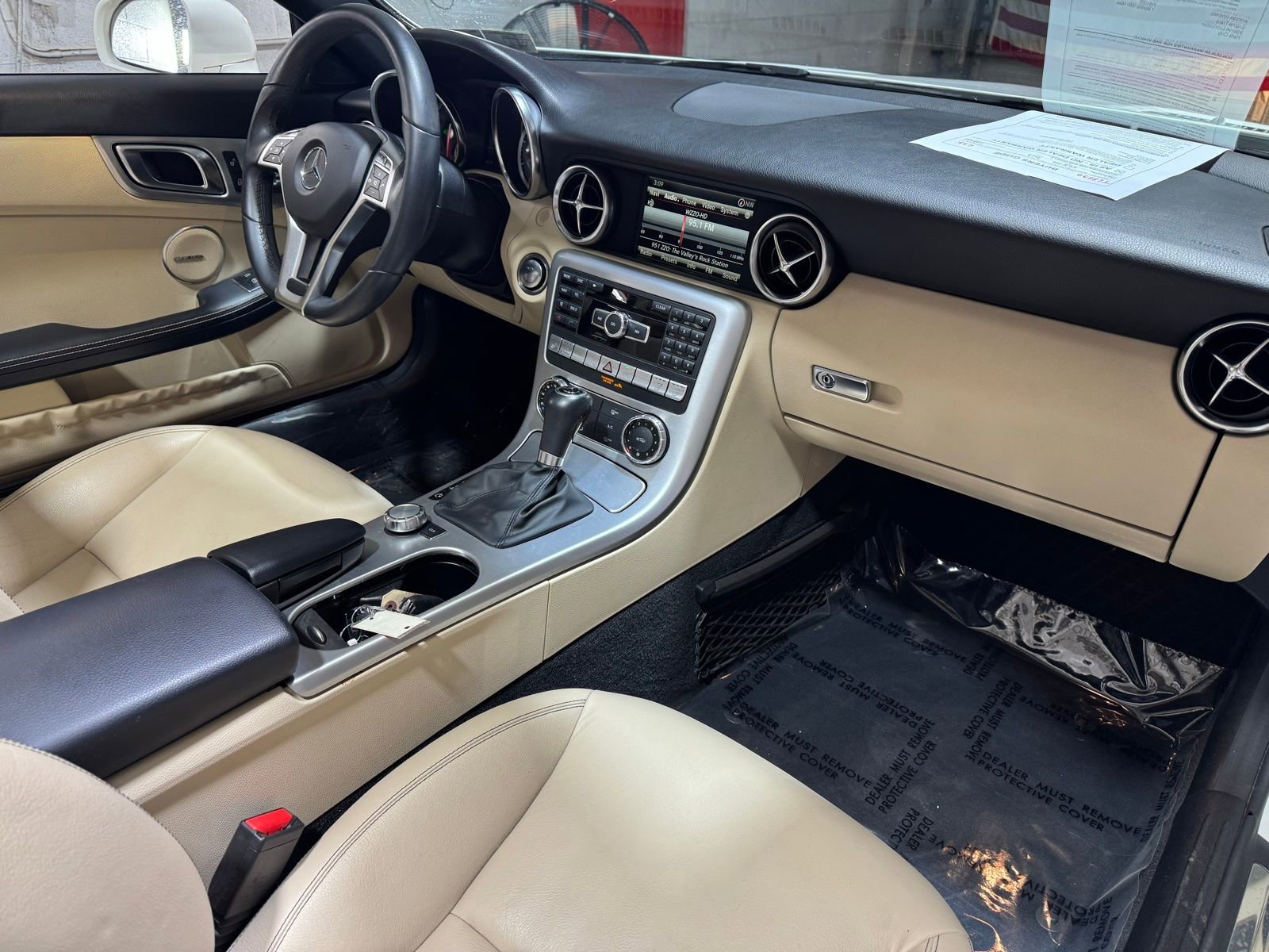 Used 2013 Mercedes-Benz SLK 350 w/ Multimedia Pkg image 11