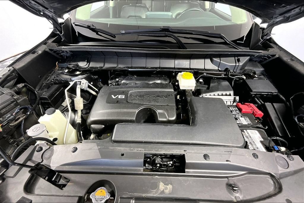 Used 2022 Nissan Pathfinder SL AWD/4WD image 9