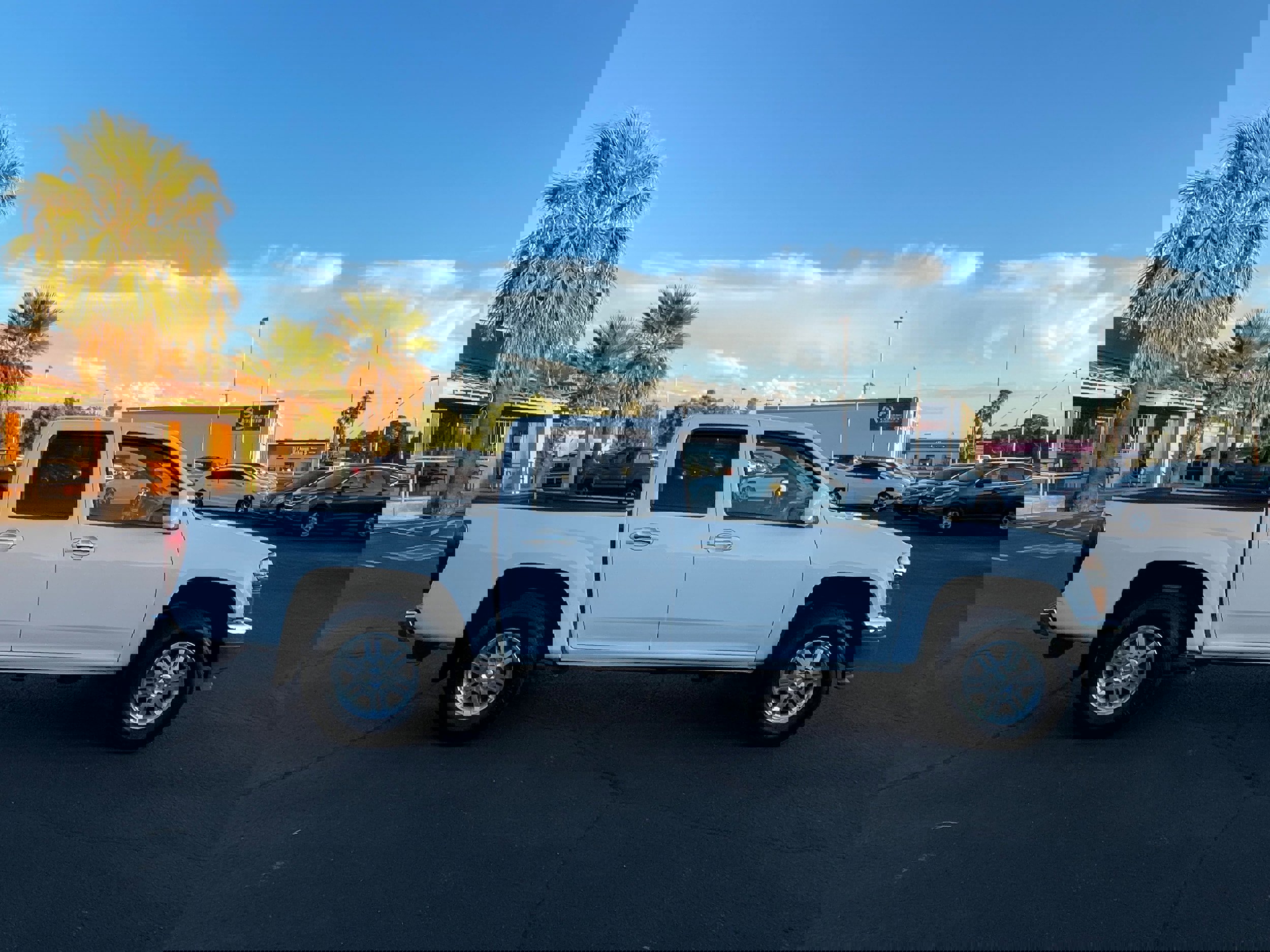 Used 2011 GMC Canyon SLE image 6