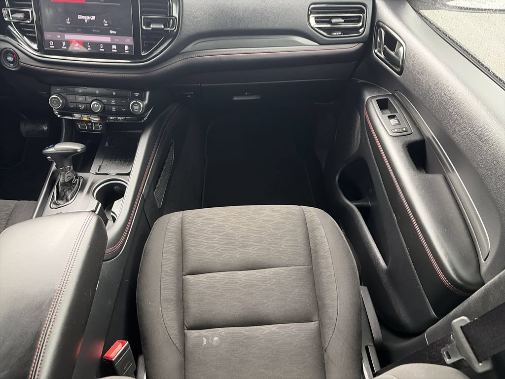 Used 2025 Dodge Durango R/T w/ Blacktop Package AWD/4WD image 16