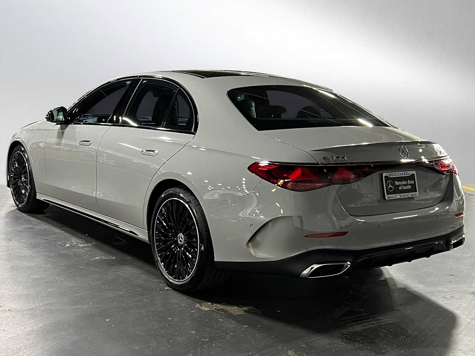 New 2026 Mercedes-Benz E 350 4MATIC Sedan image 5