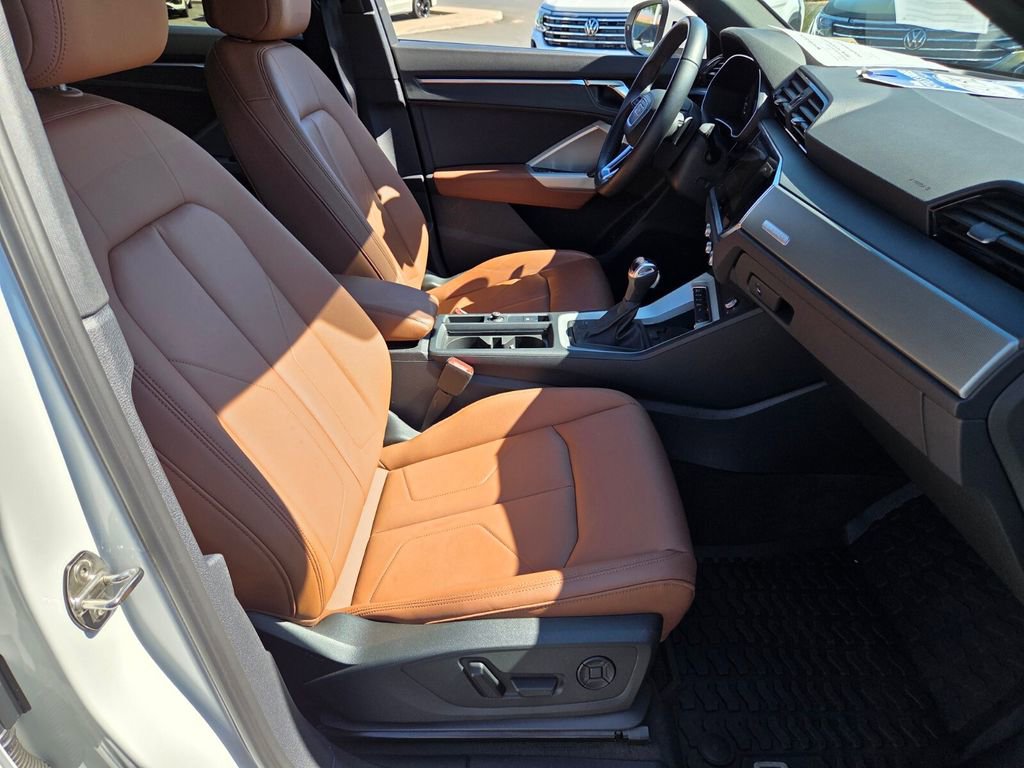 Used 2023 Audi Q3 2.0T Premium Plus w/ Premium Plus Package image 20