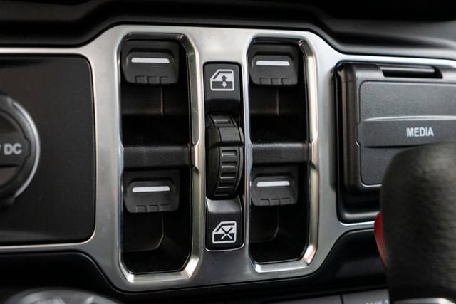 Used 2024 Jeep Gladiator Sport w/ Dual Top Group AWD/4WD image 41