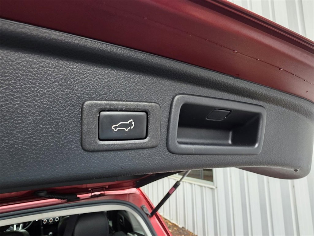 Used 2017 Subaru Forester 2.5i Touring w/ Popular Package #2 image 14