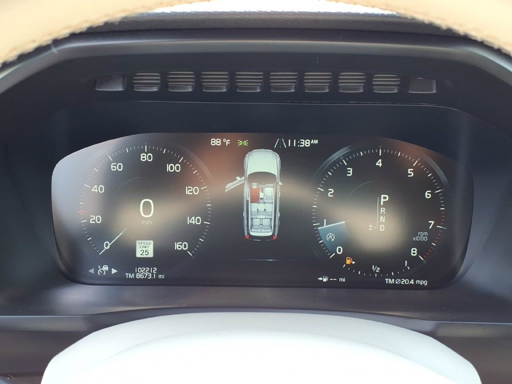Used 2019 Volvo XC90 T5 Momentum w/ Multimedia Package AWD/4WD image 6