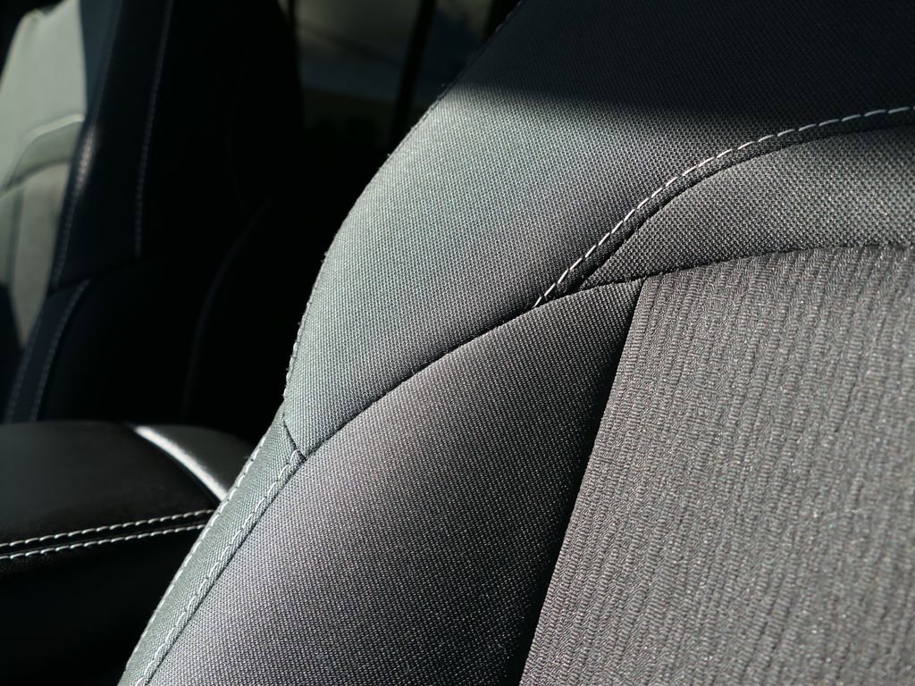 Used 2024 Jeep Grand Cherokee Laredo X image 10