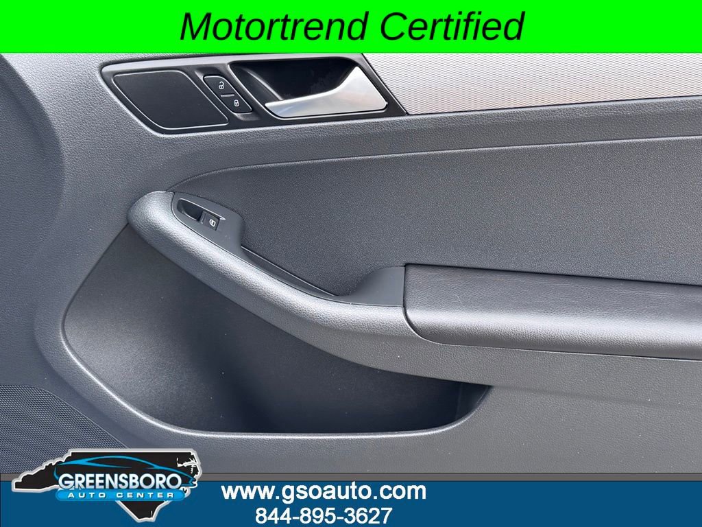Used 2017 Volkswagen Jetta SE FWD image 25